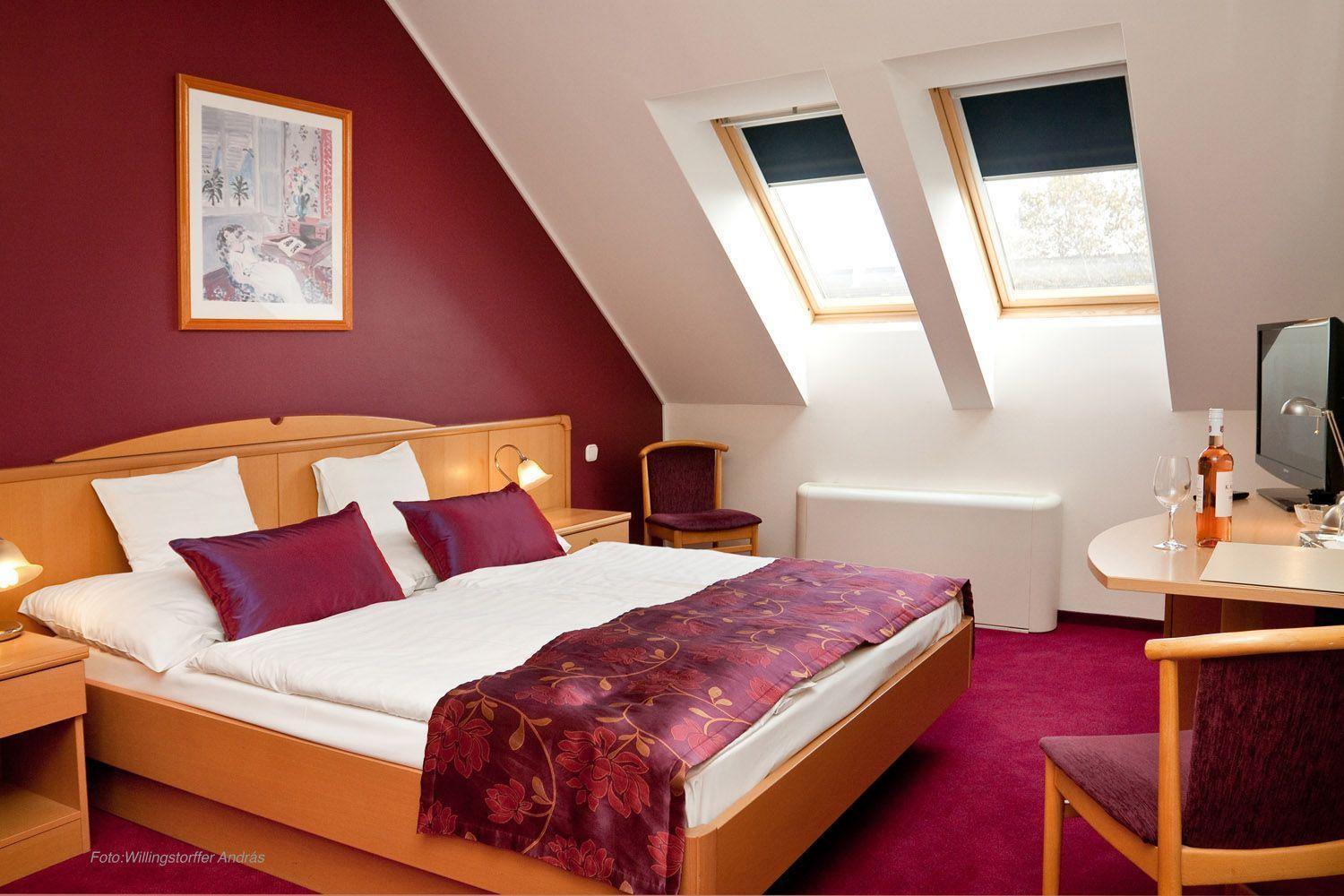Hotel Kalvaria เยอร์ ภายนอก รูปภาพ